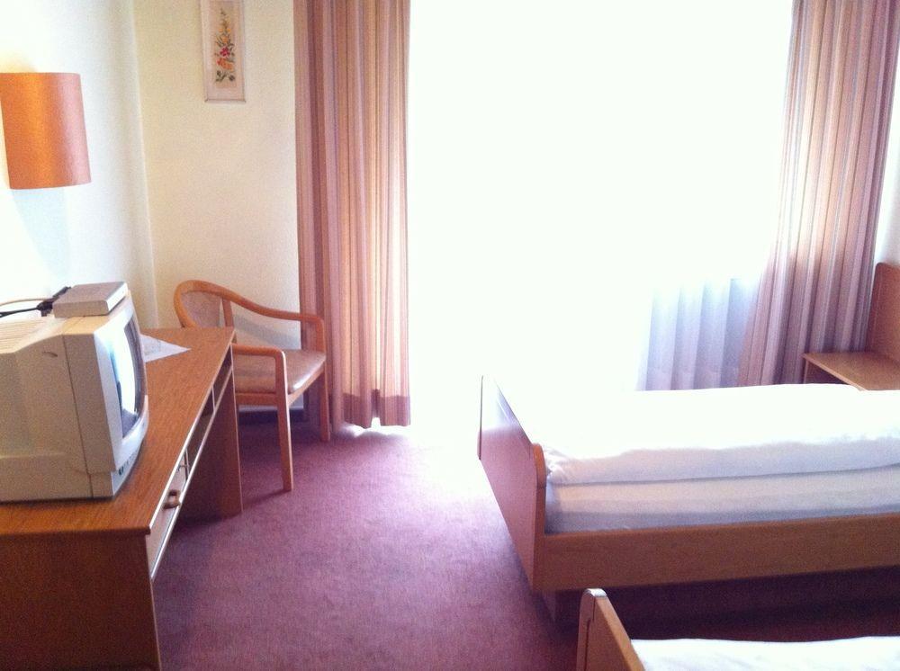 Hotel Bacchusstube Garni Goldbach  ภายนอก รูปภาพ