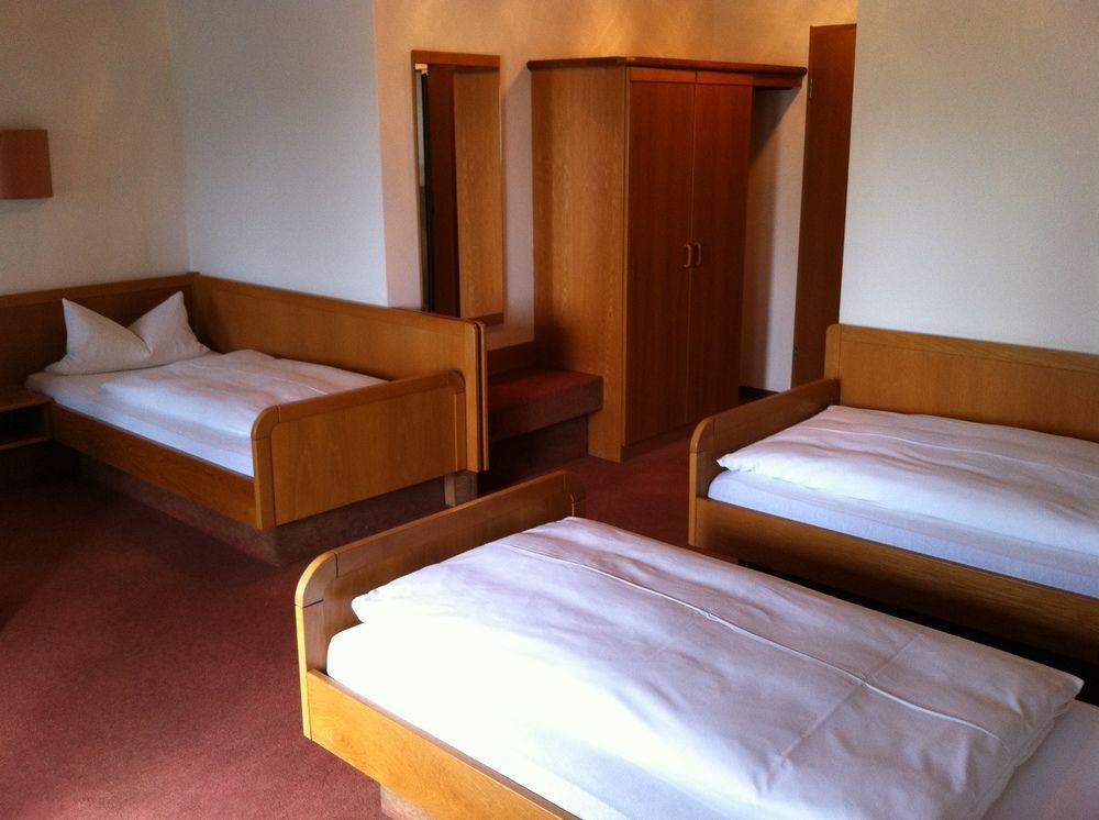 Hotel Bacchusstube Garni Goldbach  ภายนอก รูปภาพ