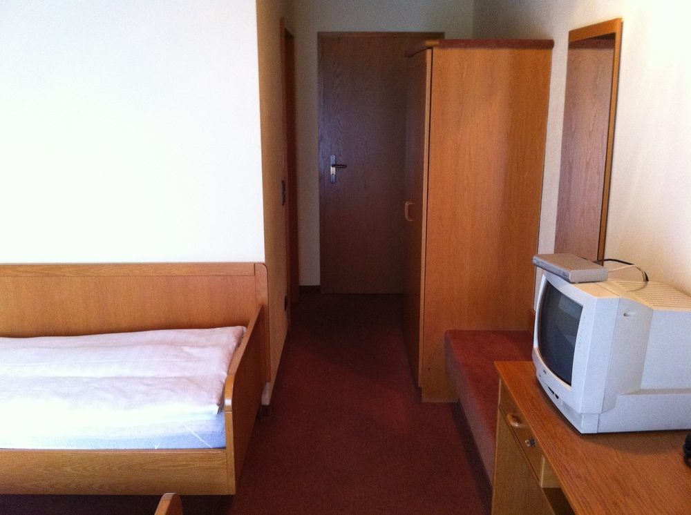 Hotel Bacchusstube Garni Goldbach  ภายนอก รูปภาพ